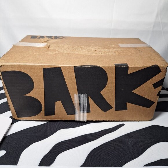 NWT Bark *BarkBOX* SunnySpot Garden theme box with 3 toys and 3 treats - S - Picture 14 of 16